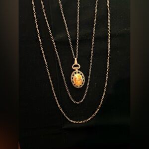 Elegant Gold Pendant Necklace